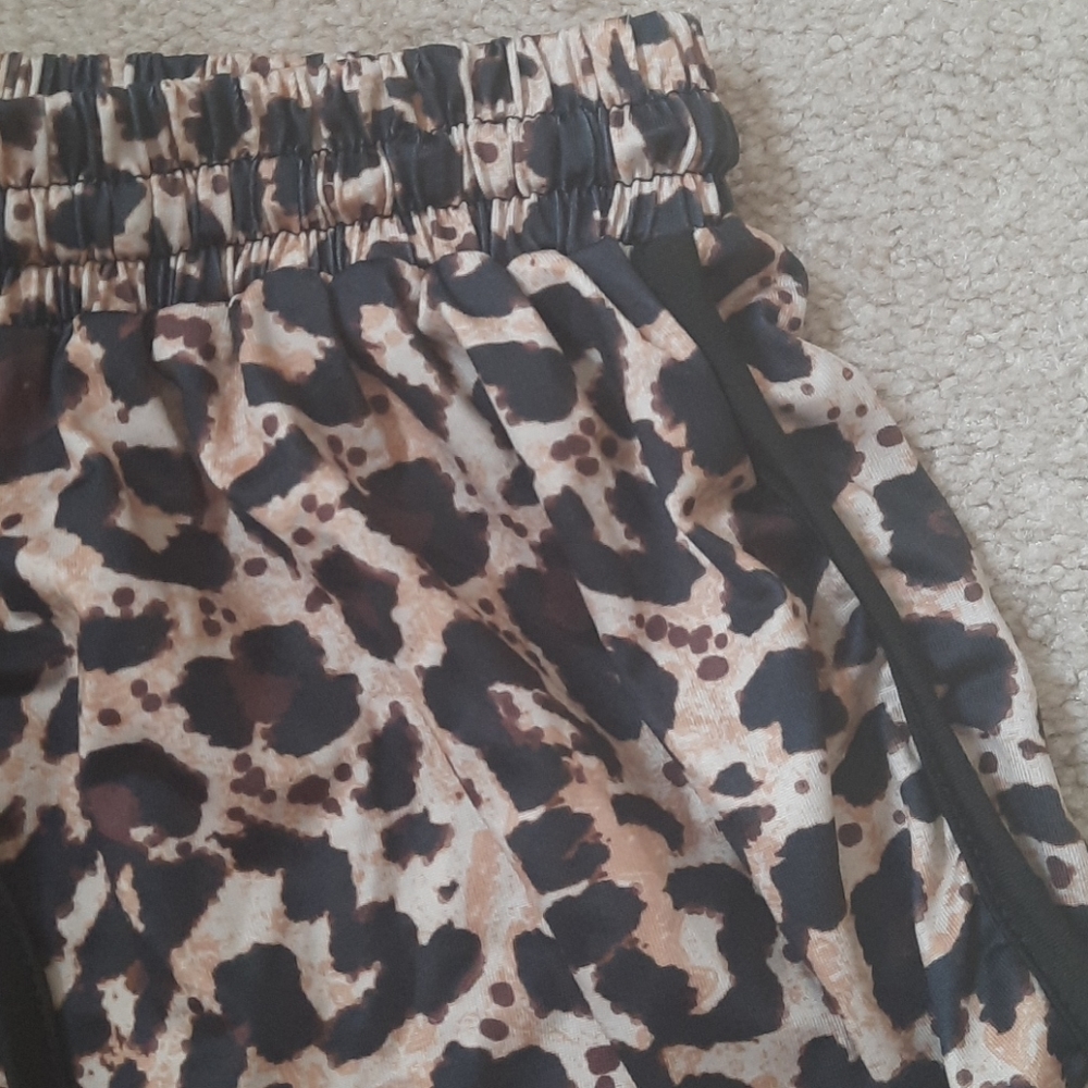 Shorts - Picture 3 of 4